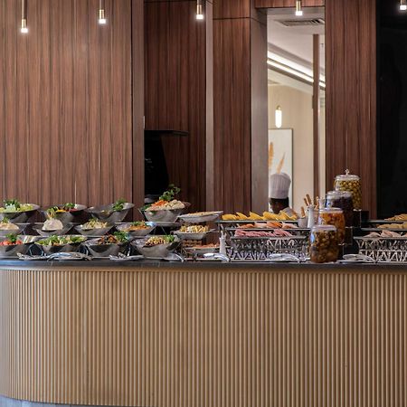 Warwick Al Jubail Hotel فندق ورويك الجبيل المظهر الخارجي الصورة