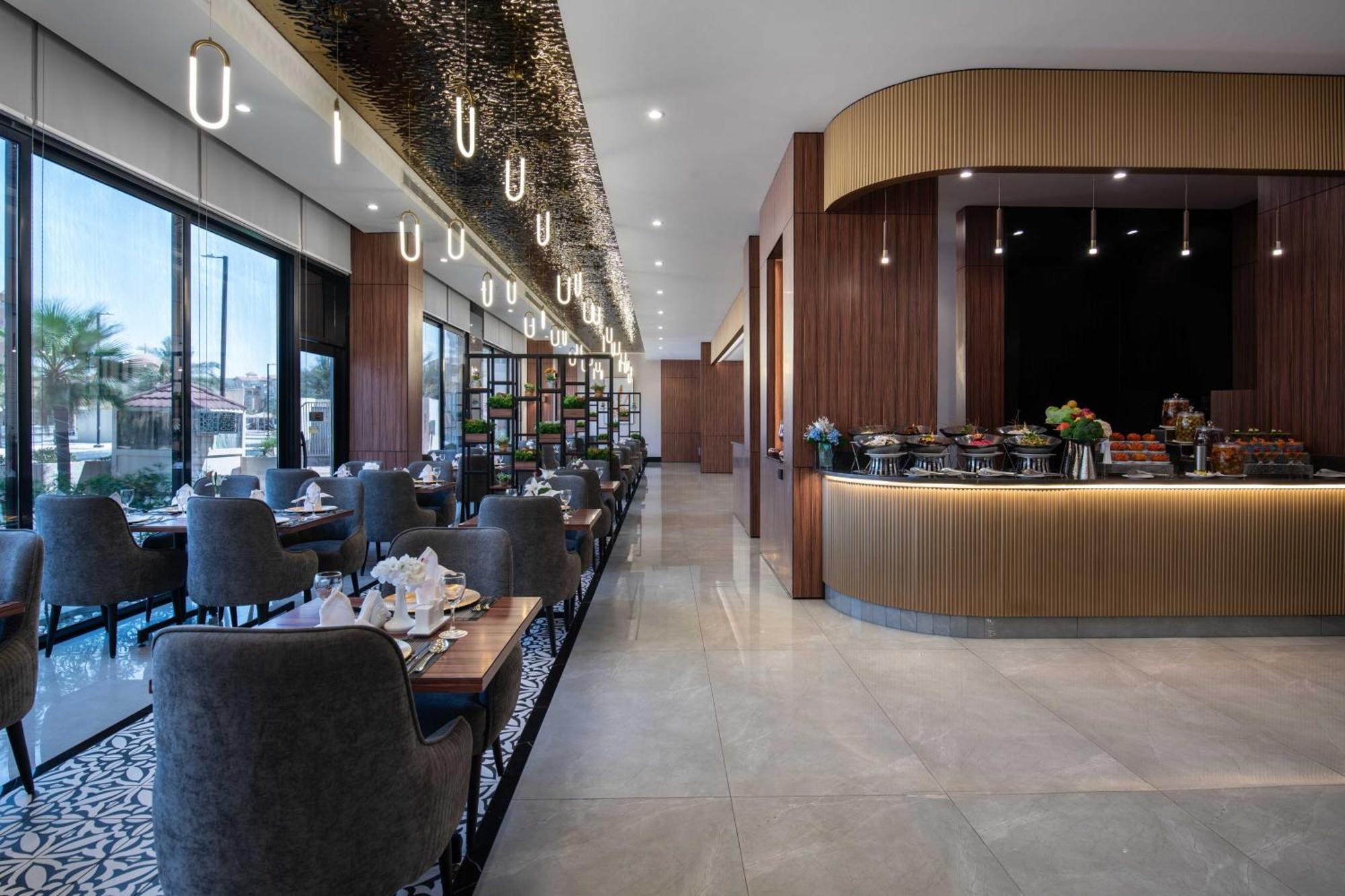 Warwick Al Jubail Hotel فندق ورويك الجبيل المظهر الخارجي الصورة