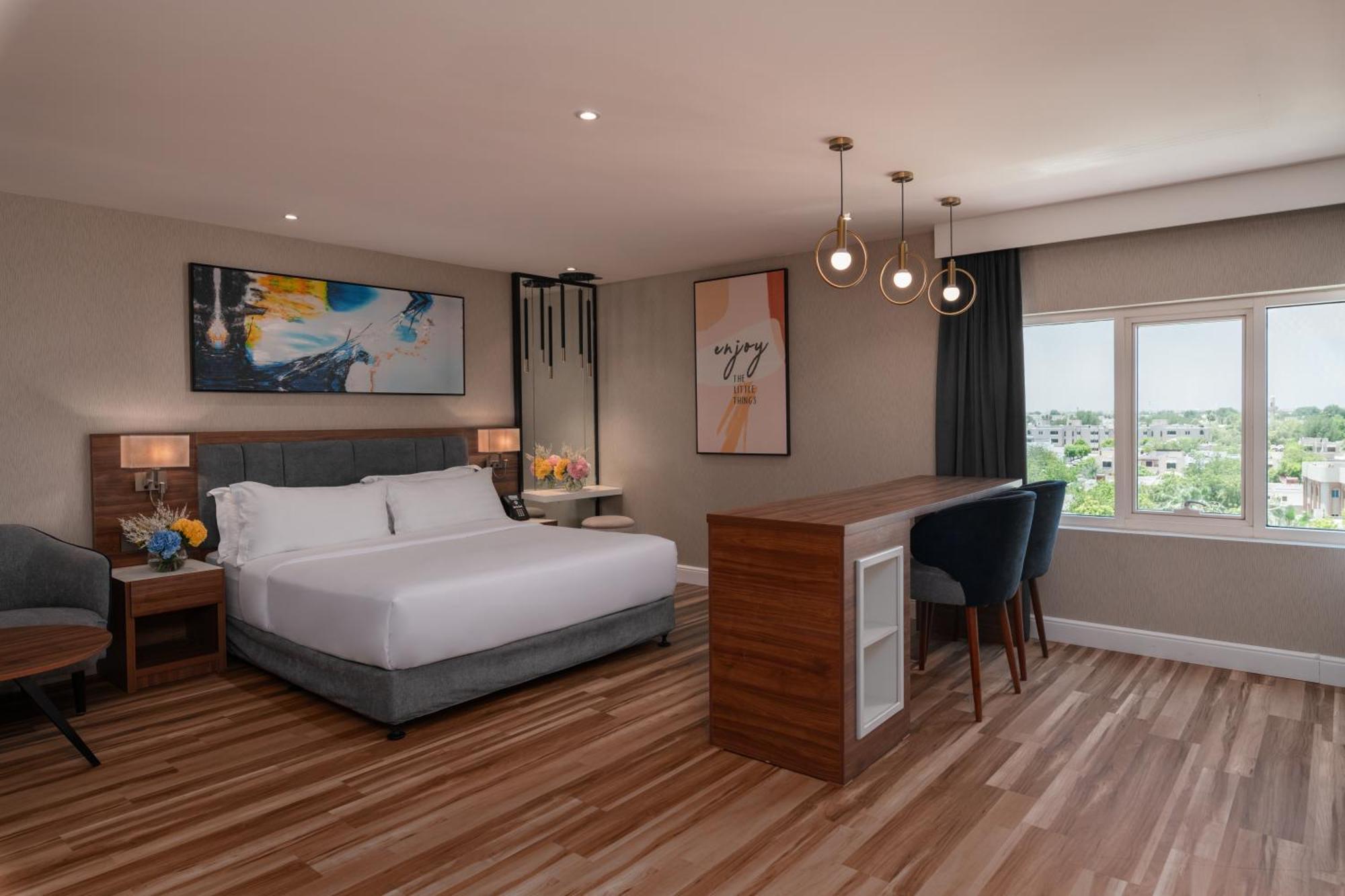 Warwick Al Jubail Hotel فندق ورويك الجبيل المظهر الخارجي الصورة