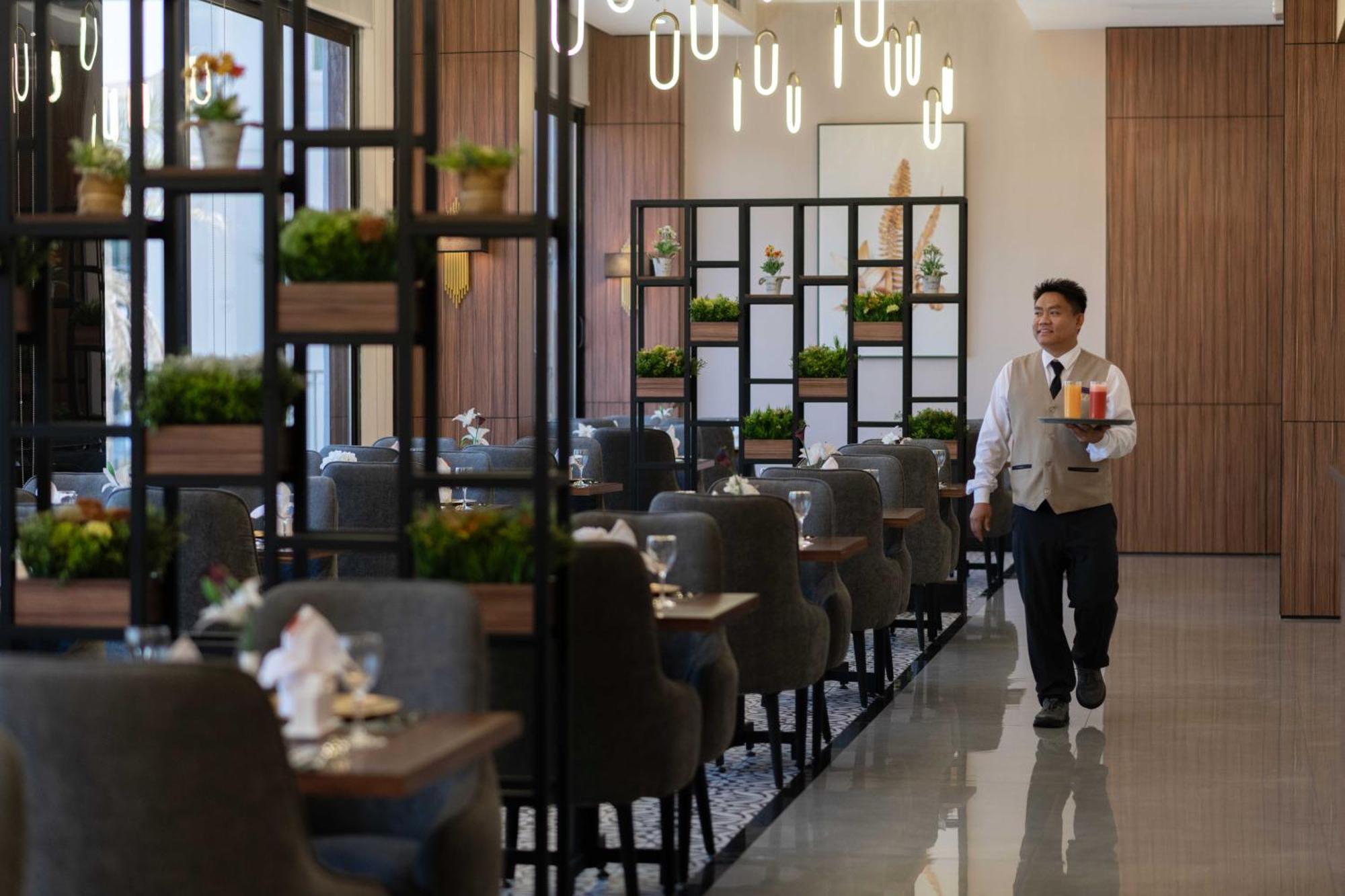 Warwick Al Jubail Hotel فندق ورويك الجبيل المظهر الخارجي الصورة